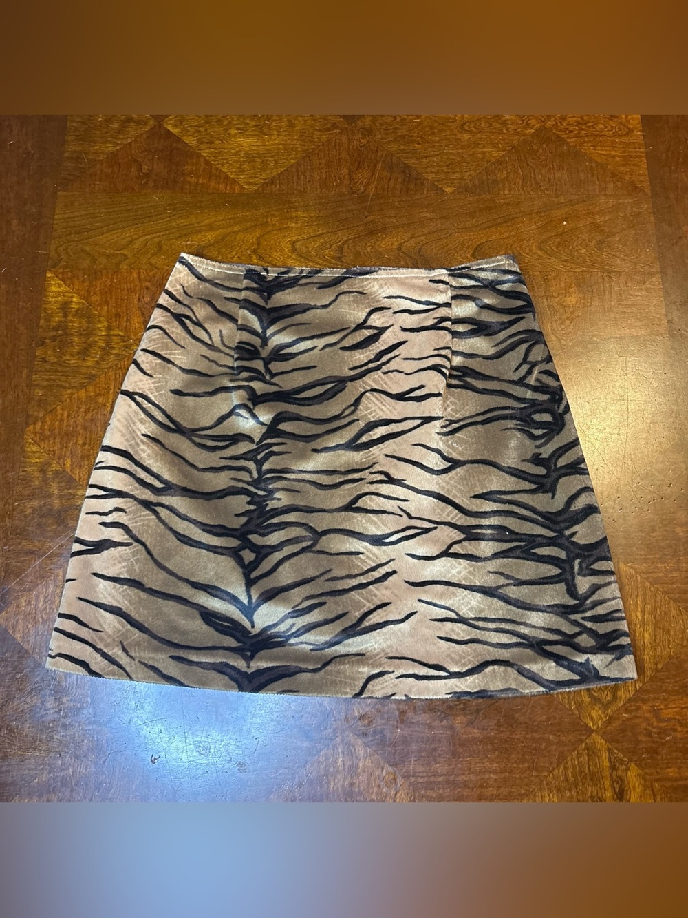 Vintage Wrapper tiger print velour a line skirt women’s size 4